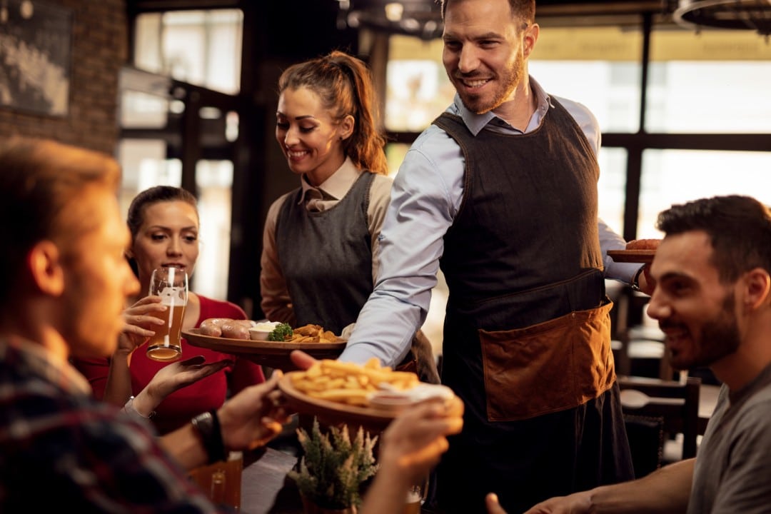 TRABAJA EN RESTAURANTES: Cadena de Restaurantes Solicita Personal para Trabajar para este 2025