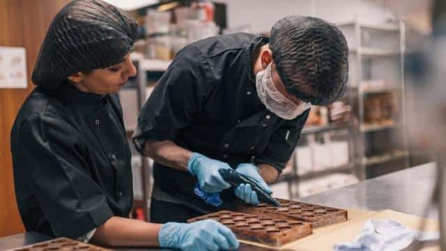 TRABAJO EN EMPACADO: Chocolatería Solicita Personal | +90 Puestos Disponibles